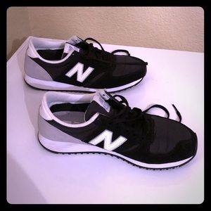 New Balance 420 black and white